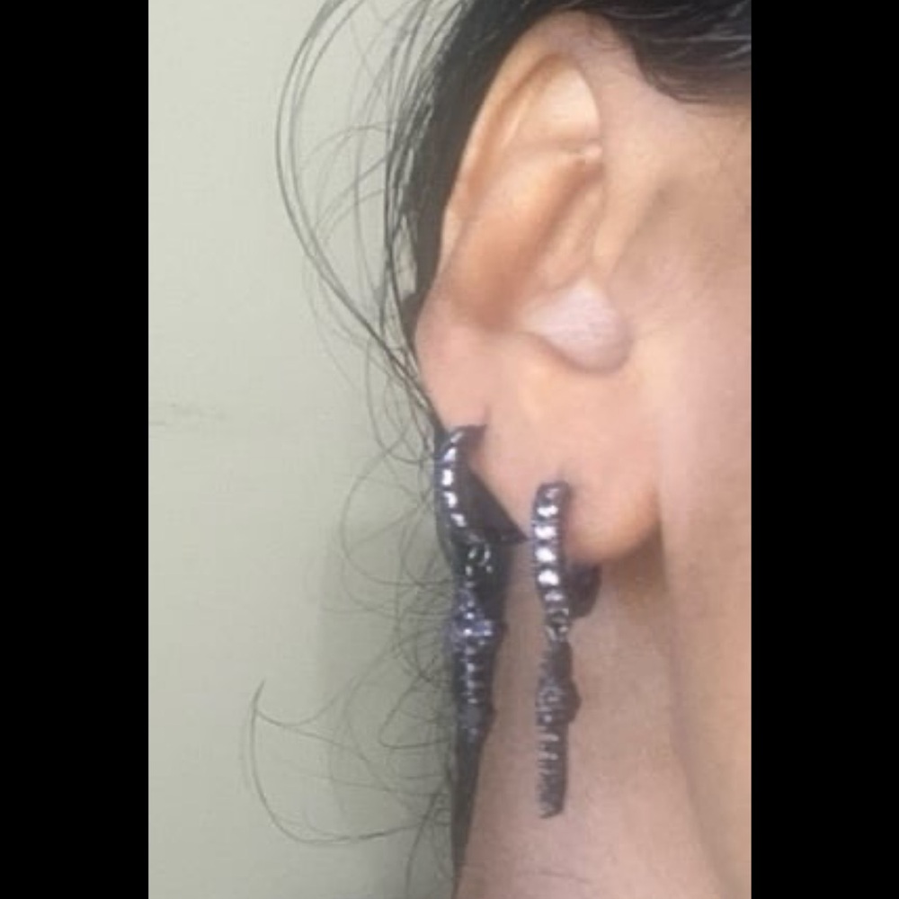 Gorgeous Amethyst Swarovski Elements Hematite Fin… - image 6